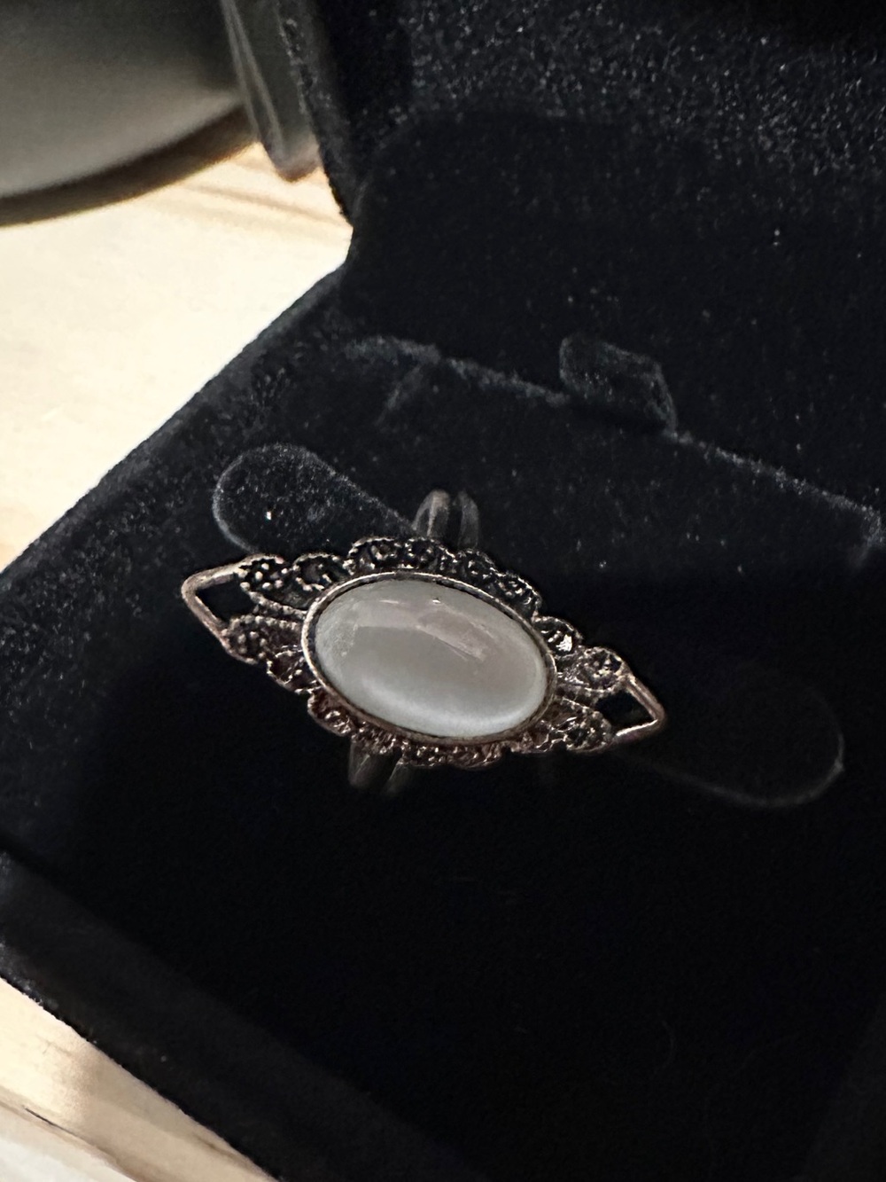 Vintage-Style White Cabochon Filigree Ring - Women Jewelry